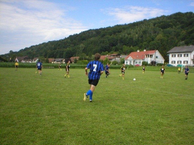 88_fussball schwarzau 2005 077.jpg